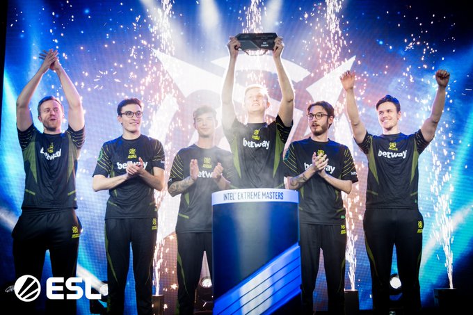 用实际表现 用实际表现