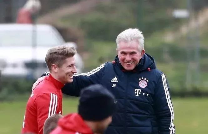 本赛季五大联赛球员进球榜：莱万40球居首，哈兰德第2凯恩第3.