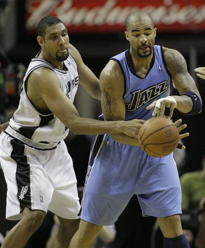 按兵不动 按兵不动